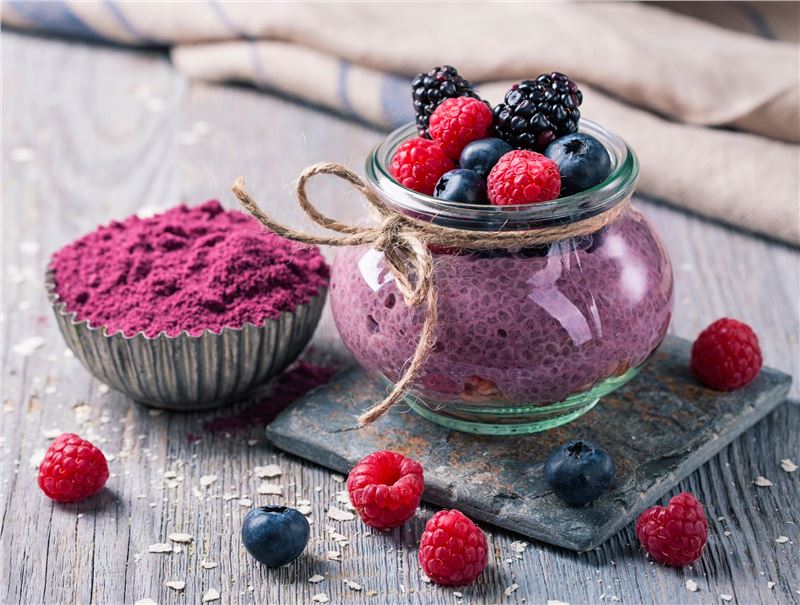 Berries and berry powder